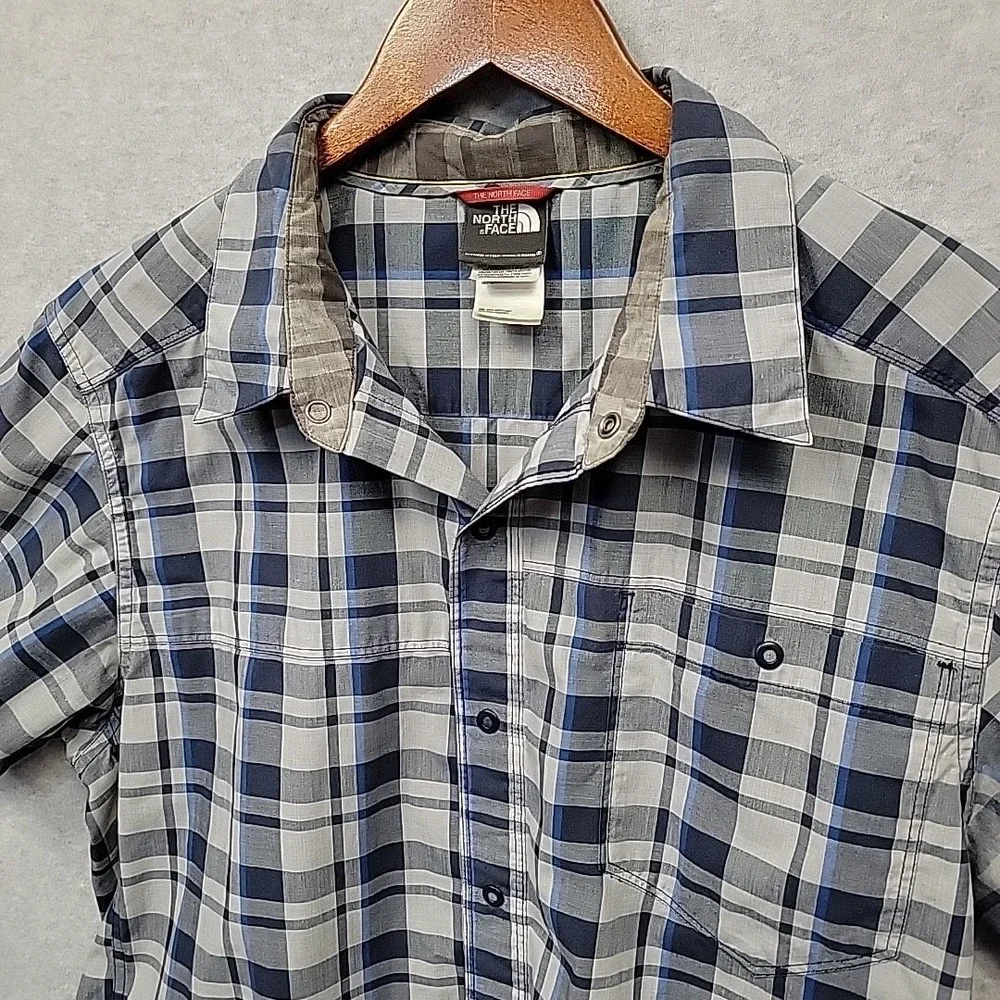THE NORTH FACE Men's Size L Blue‎ and Gray Plaid Shirt Short Sleeve Button Down